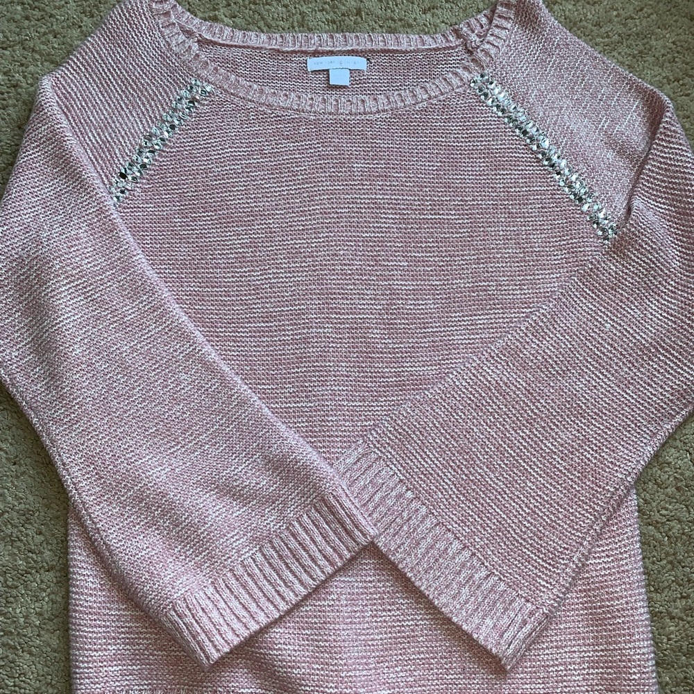 Adorable light pink sweater with accents!